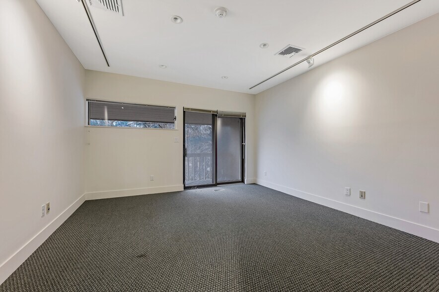 More Photos Of 16 Goodfriend Dr, East Hampton Office Residential For Sale