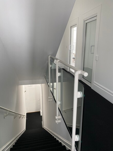 More Photos Of 3516 Sacramento St, San Francisco Storefront Retail Office For Lease