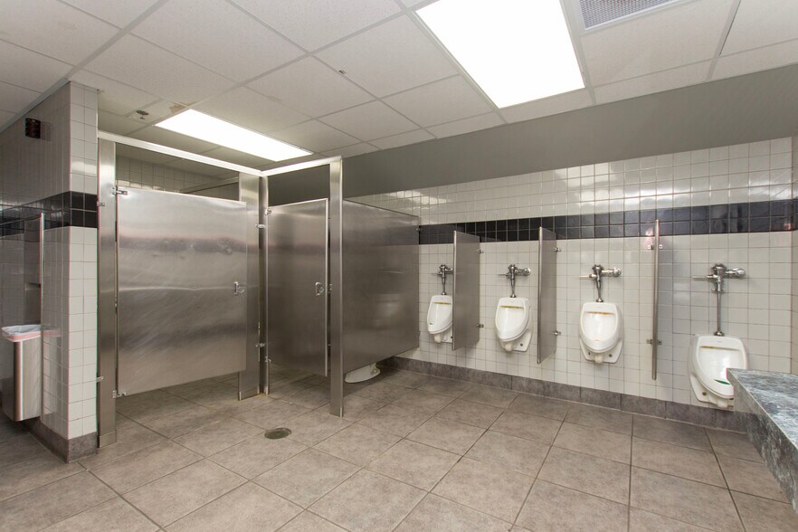 More Photos Of 3519 S Broad St, Scottsboro Sports And Entertainment For Sale