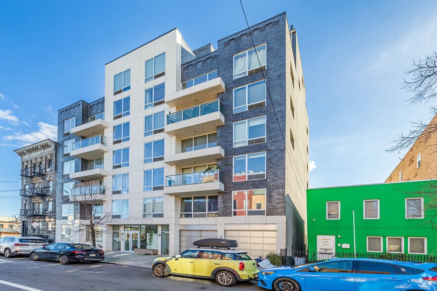 More Photos Of 184 Eagle St, Brooklyn Apartments For Lease