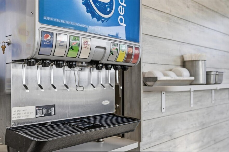 More Photos Of 309 US-6 Hwy, Oakland Fast Food For Sale