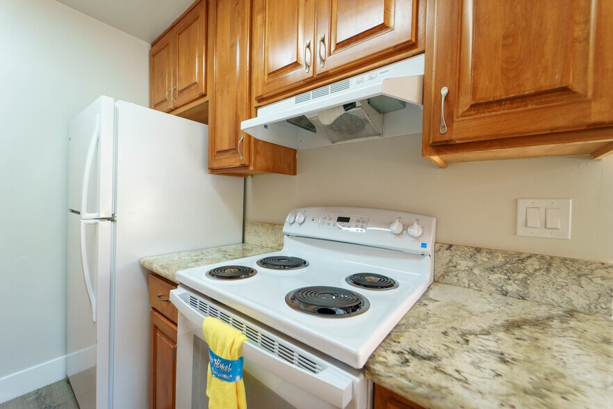 More Photos Of 12430 Oak Knoll Rd, Poway Apartments For Sale