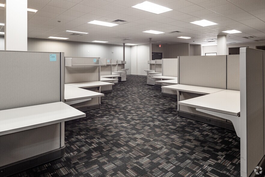 More Photos Of 5642-5652 Meadowlane St, New Port Richey Office For Sale