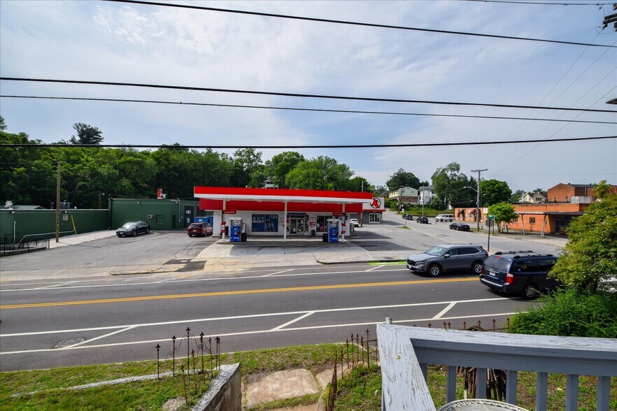 More Photos Of 1911 Memorial Ave SW, Roanoke Office Residential For Sale