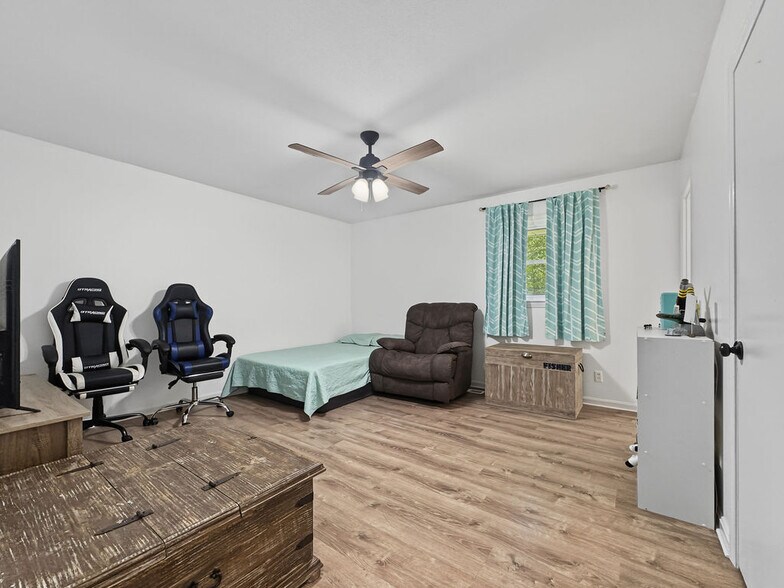 More Photos Of 5602 Highway 69 N, Northport Flex For Sale