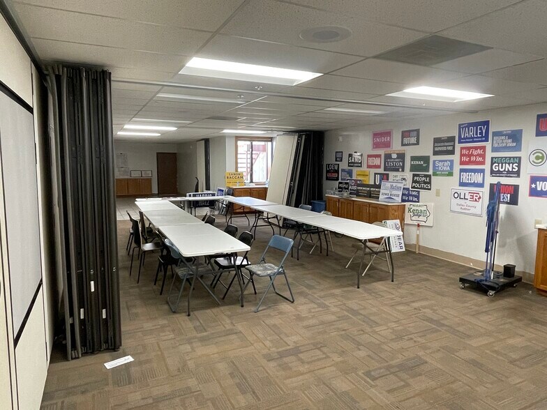 More Photos Of 650 Ashworth Dr, Waukee Specialty For Sale