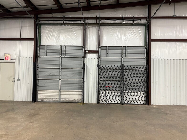More Photos Of 601 N Redbud Ave, Broken Arrow Service For Lease