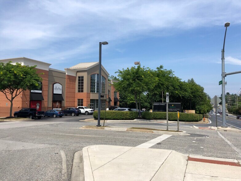 More Photos Of 1844-1850 Reisterstown Rd, Pikesville Freestanding For Lease
