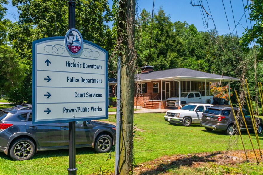 More Photos Of 4270 S Main St, Acworth Office For Sale