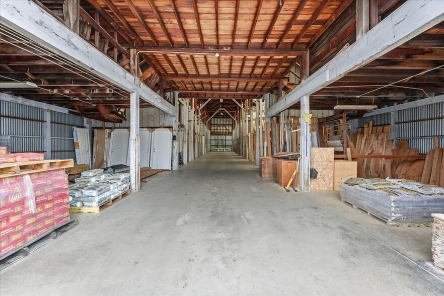 More Photos Of 2820 E St, Washougal Flex For Sale