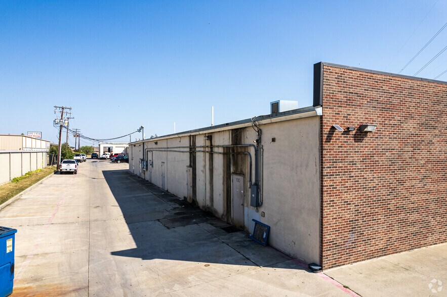 More Photos Of 1425 Justin Rd, Lewisville Storefront For Sale