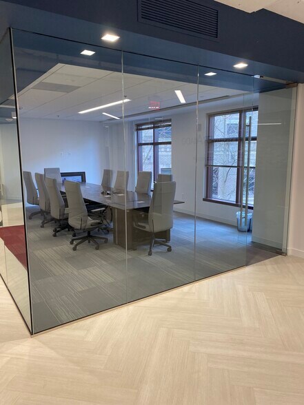 More Photos Of 225 Reinekers Ln, Alexandria Office For Lease