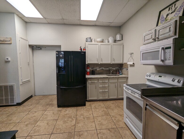 More Photos Of 11261 Highway 12, Orange Freestanding For Sale