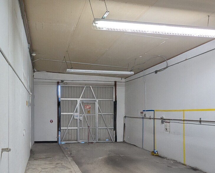 More Photos Of 3401 Winona Ave, Burbank Warehouse For Sale