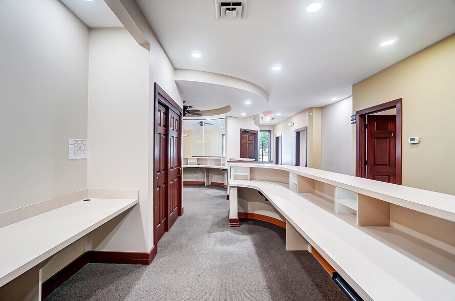 More Photos Of 3300 Philadelphia Dr, Dayton Medical For Sale