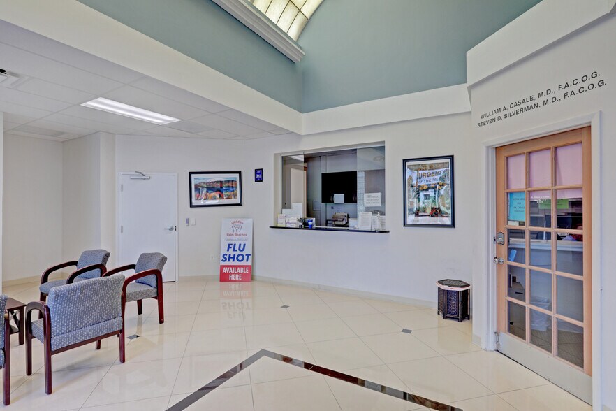 More Photos Of 3537 Forest Hill Blvd, West Palm Beach Medical For Lease