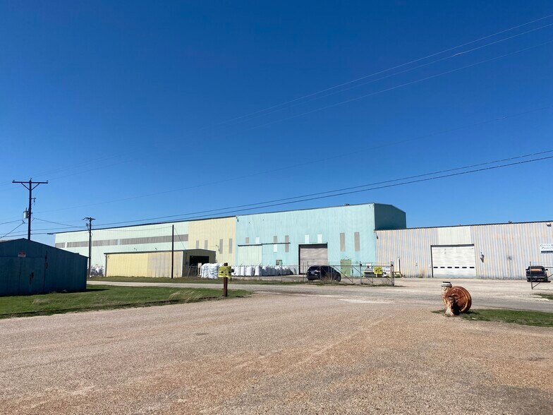 Primary Photo Of 1428 County Road 930, Mexia Warehouse For Sale