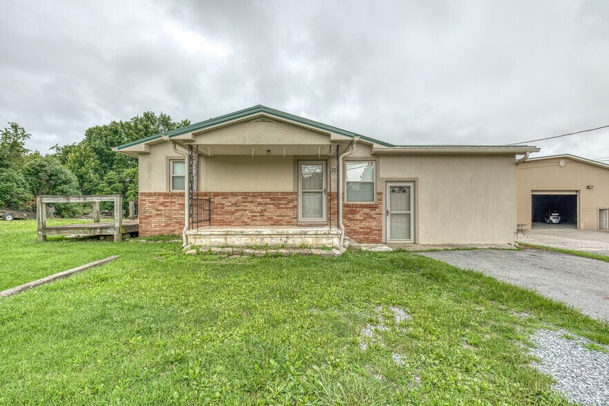More Photos Of 3545 W Market St, Johnson City Industrial For Sale
