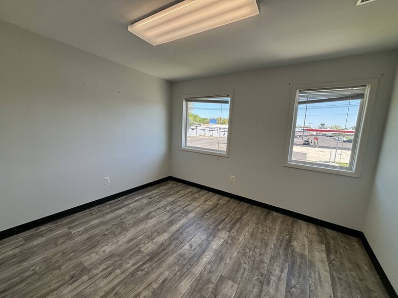 More Photos Of 901 Mantua Pike, Woodbury Office For Lease