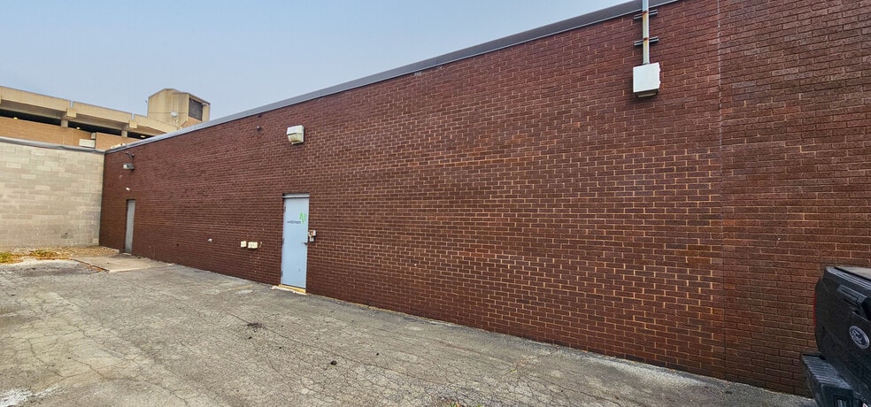 More Photos Of 139 E Boardman St, Youngstown Office For Sale