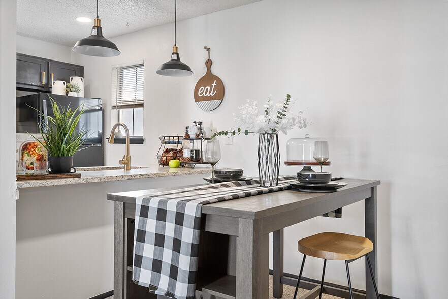 More Photos Of 7302 University Row, San Antonio Apartments For Sale