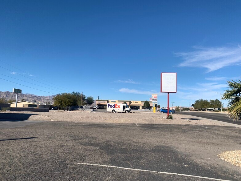 More Photos Of 2715 Highway 95, Bullhead City Self Storage For Lease
