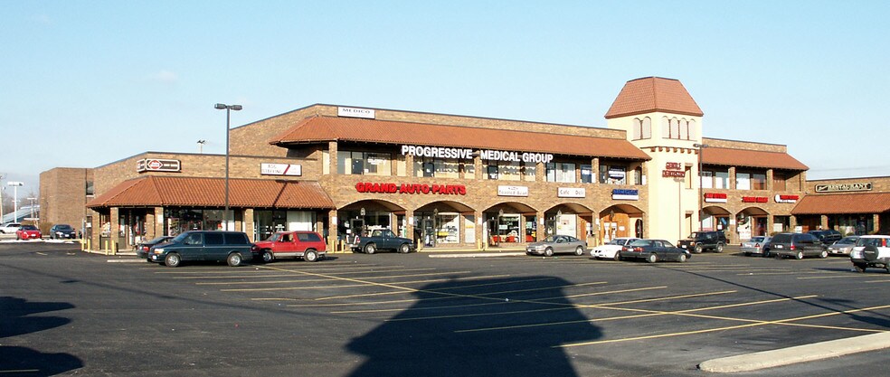 More Photos Of 229 W Grand Ave, Bensenville General Retail For Lease