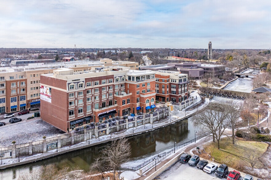 More Photos Of 123 Water St, Naperville General Retail For Lease