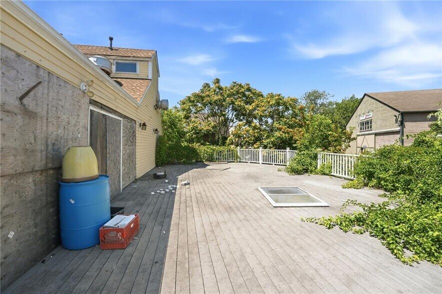More Photos Of 3376 Post Rd, Warwick Restaurant For Sale