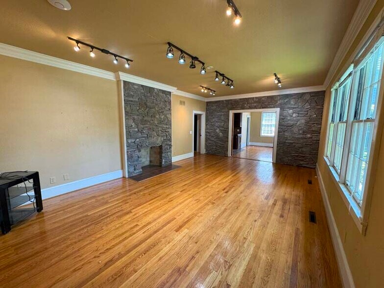 More Photos Of 308 W Poinsett St, Greer Office Residential For Sale