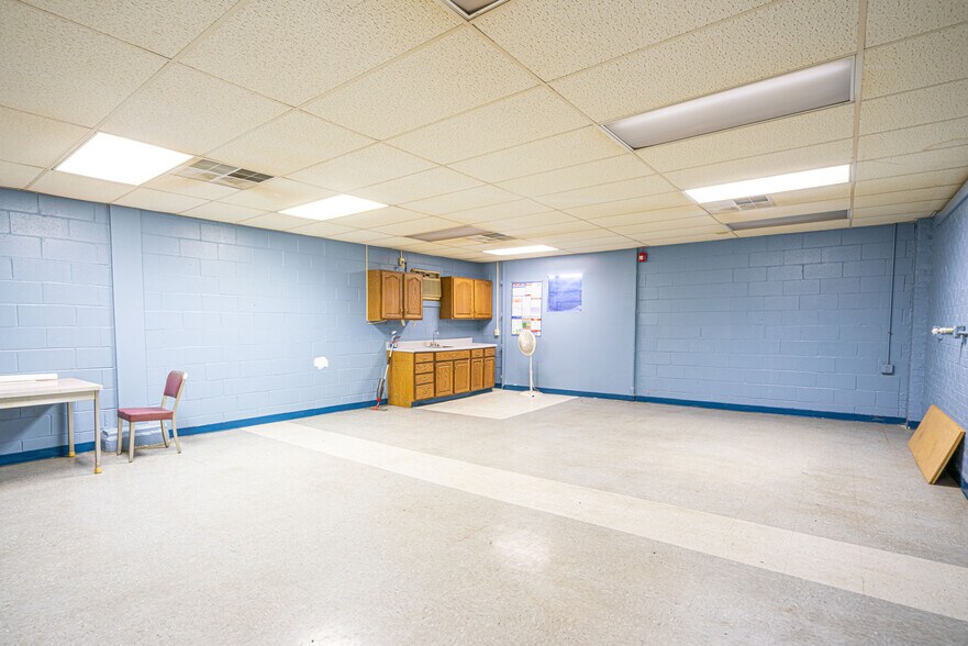 More Photos Of 601 Albemarle St, Saint Joseph Warehouse For Lease