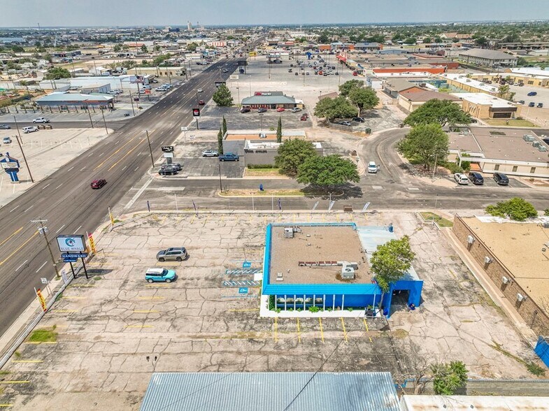 More Photos Of 2201 E 8th St, Odessa Office For Lease
