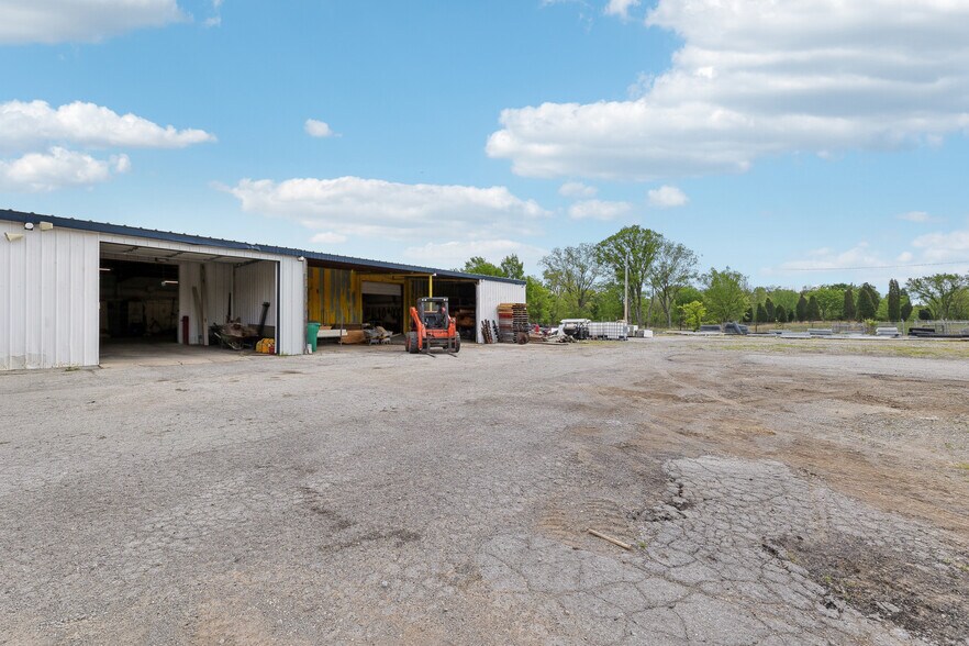 More Photos Of 4151 N Wood Dr, Okmulgee Service For Sale