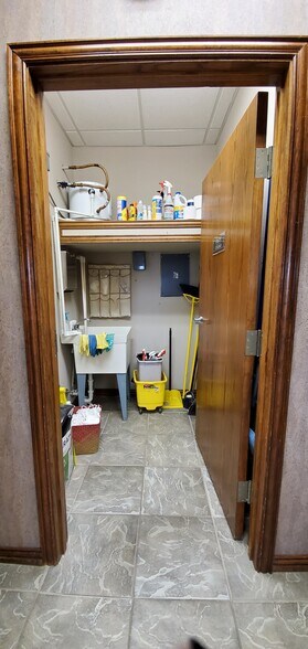 More Photos Of 626 W Main St, Fairfield Lodge Meeting Hall For Sale