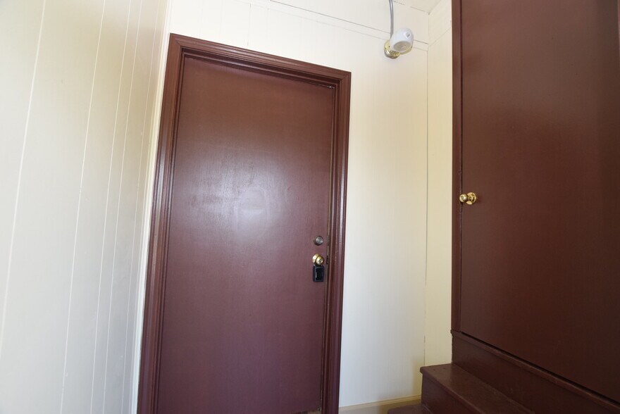 More Photos Of 604 E Main St, Saint Paris Office For Lease