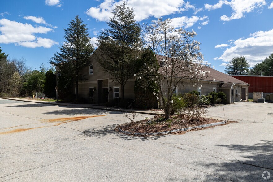 More Photos Of 123 Oak Hill Rd, Westford Research And Development For Lease