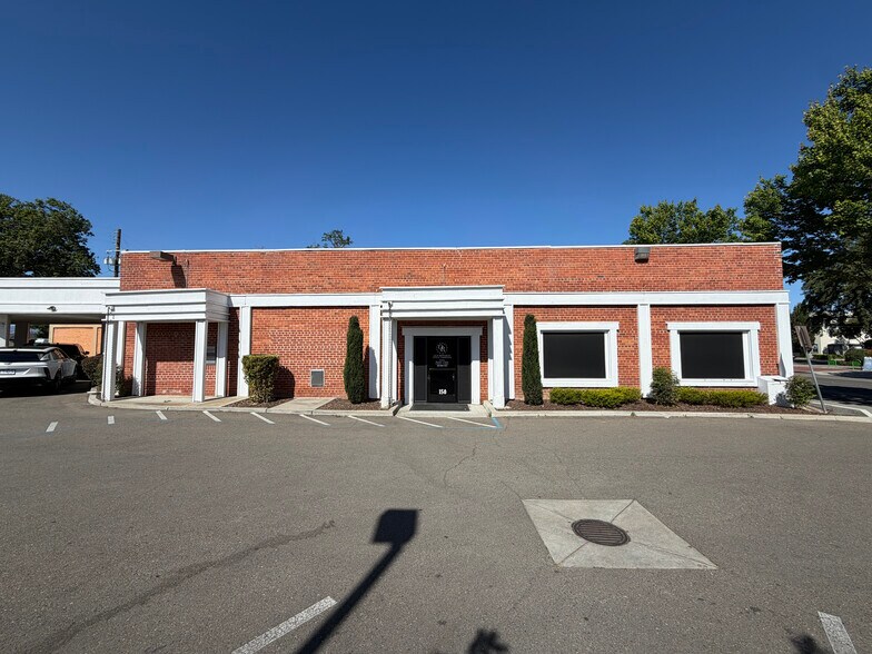 More Photos Of 150 W 10th St, Tracy Office For Sale