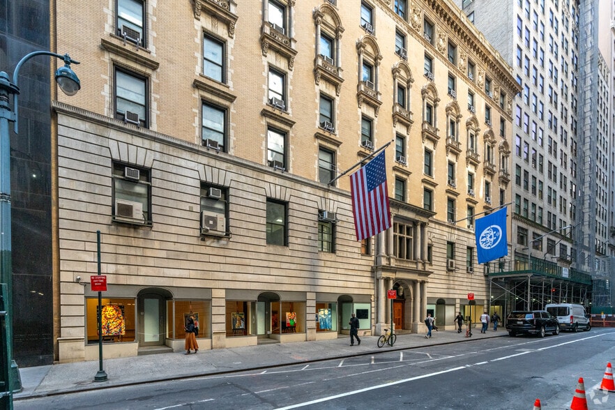 More Photos Of 4 W 43rd St, New York Office For Sale