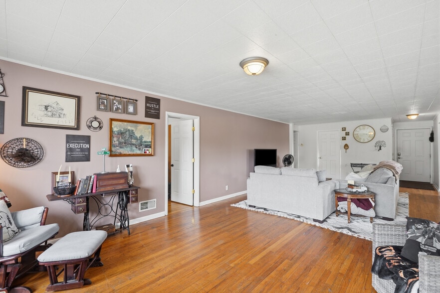 More Photos Of 23589-23593 Van Born Rd, Taylor Freestanding For Sale