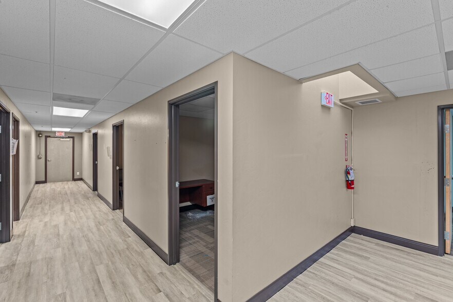 More Photos Of 502 N Silverbell Rd, Tucson Rehabilitation Center For Lease