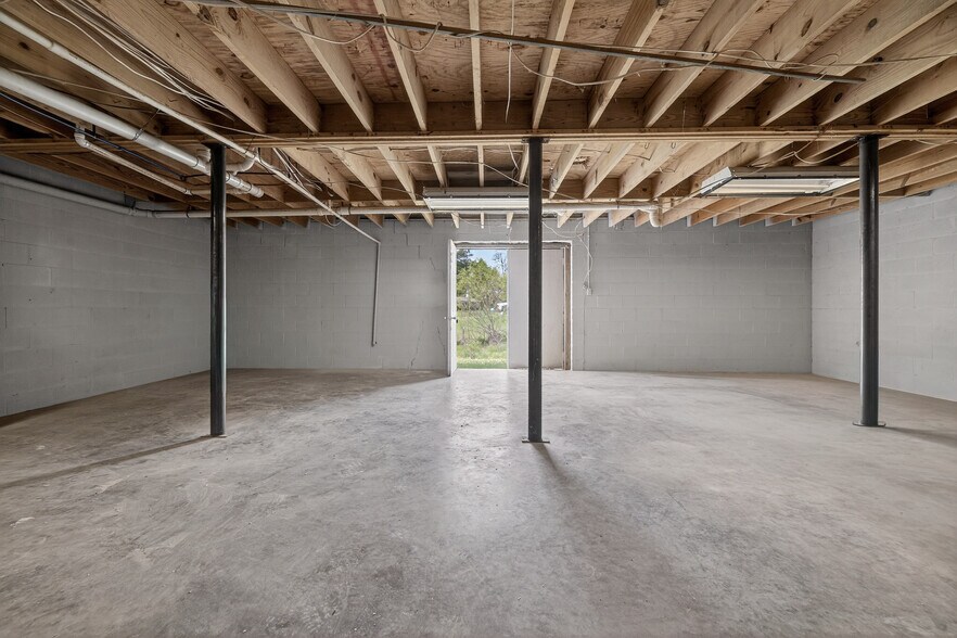 More Photos Of 15391 US Highway 431 S, Glencoe General Retail For Sale