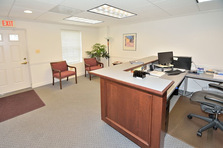 More Photos Of 8101 Hinson Farm Rd, Alexandria Medical For Sale