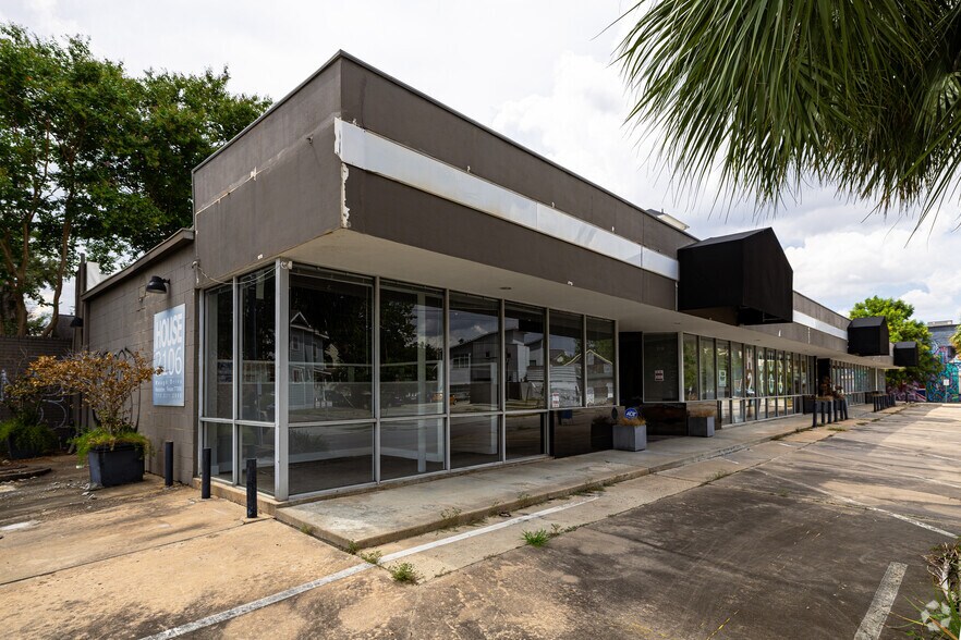 Primary Photo Of 2100 Waugh Dr, Houston Freestanding For Lease