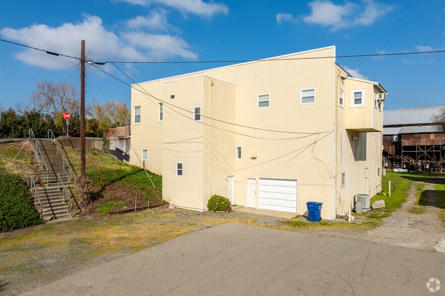 More Photos Of 11715 Riverside Ave, Courtland General Retail For Sale