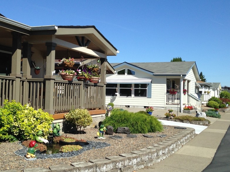 Primary Photo Of 4754 Center St NE, Salem Manufactured Housing Mobile Home Park For Sale