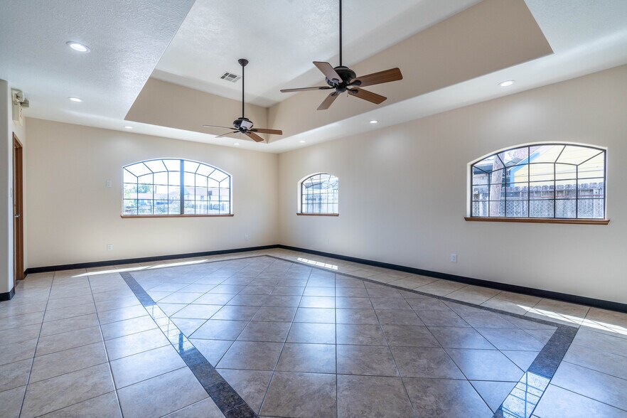 More Photos Of 3208 Broadway St, Houston Medical For Lease