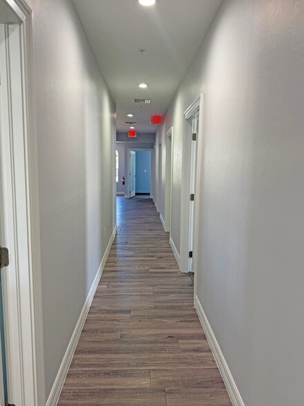 More Photos Of 725 Cape Coral Pky W, Cape Coral Loft Creative Space For Sale