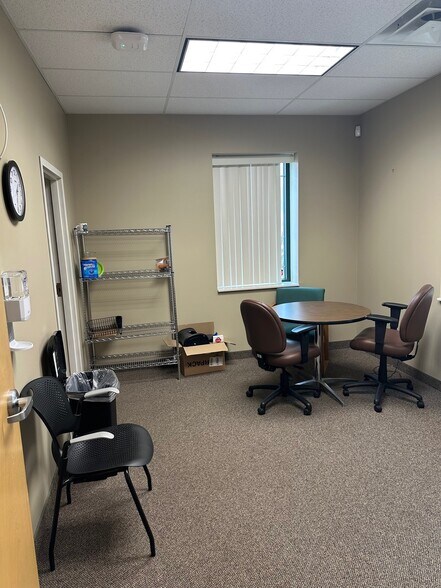 More Photos Of 5858 Snyder Dr, Lockport Medical For Lease