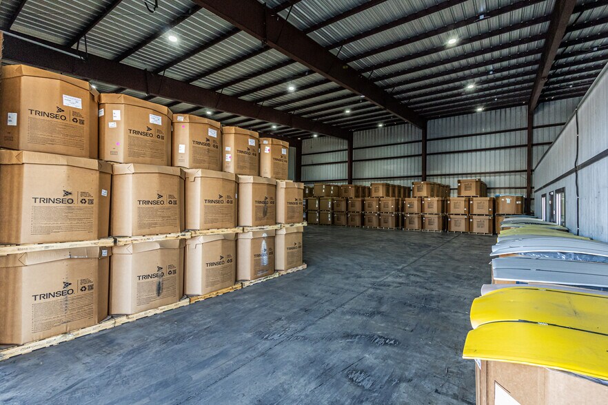 More Photos Of 13806 N Unitec Dr, Laredo Warehouse For Lease