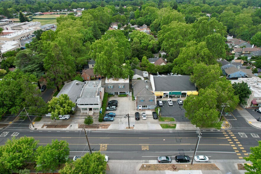 More Photos Of 3010 Freeport Blvd, Sacramento General Retail For Sale